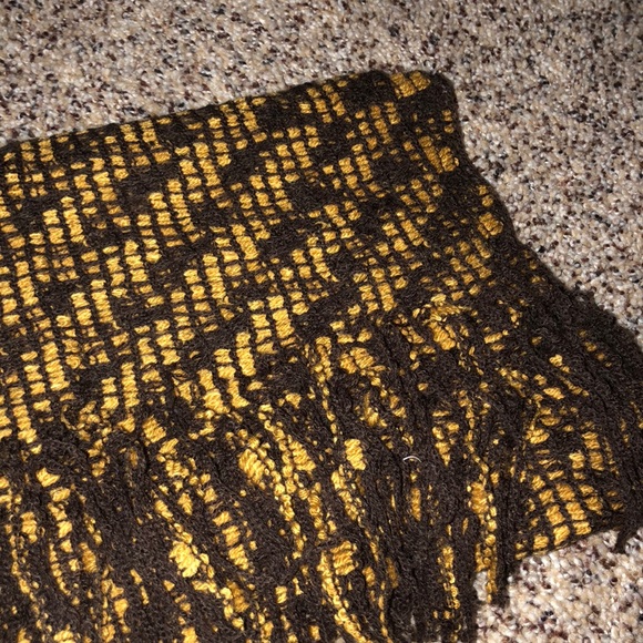 Scarf - Picture 3 of 4